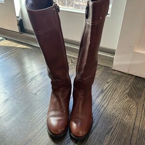 Tory Burch Stylish Brown Leather Boots